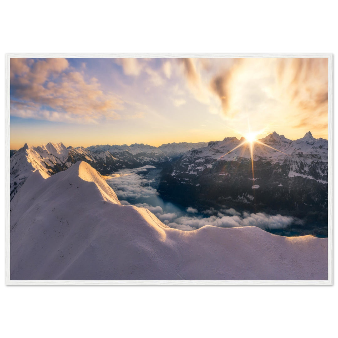 THE SILVER LINING | Sonnenaufgang in den Schweizer Alpen - Premium mattes Papier in Holzrahmen