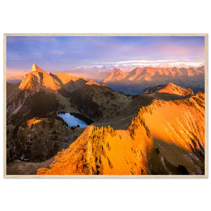 THE FAREWELL | Sonnenuntergang am Stockhorn in der Schweiz - Premium Poster in Holzrahmen